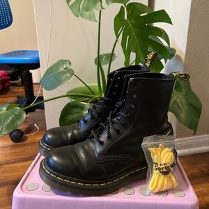 Doc Martens Women’s 1460 Smooth Leather Boots